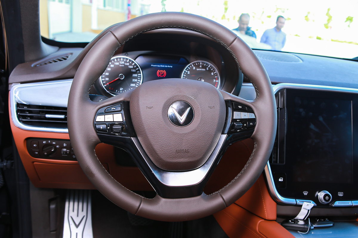 Vô lăng Vinfast SUV Lux SA2.0
